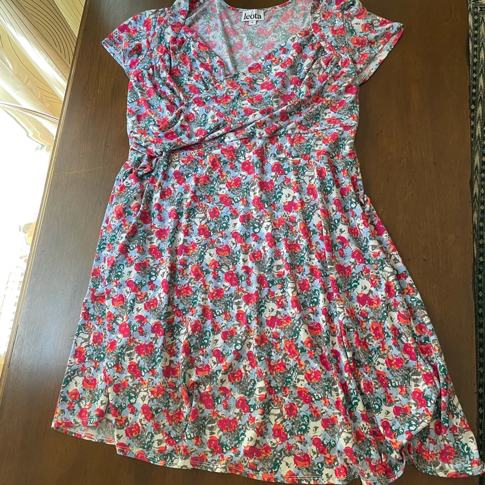 Leota stretchy floral dress
